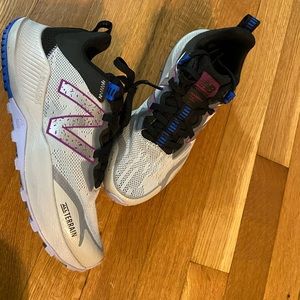 New balance all terrain size 6 gray, purple/pink and blue. near new condition.